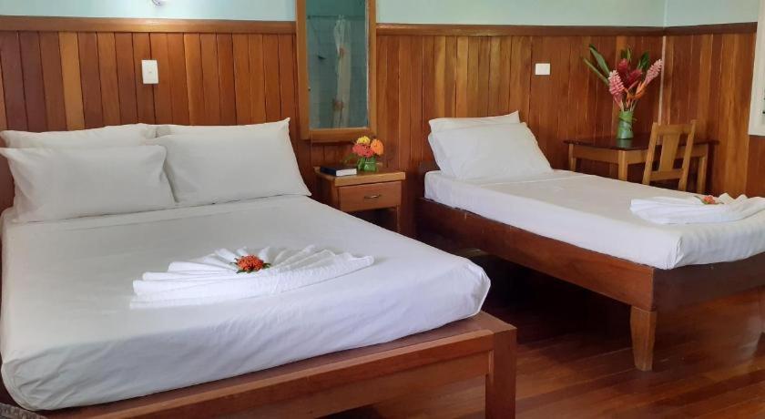 Rekona Lodge Gizo Esterno foto